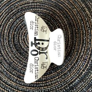 dior hair clip